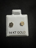 Aretes de oro 14K: Flor dorada centro zirconita blanca
