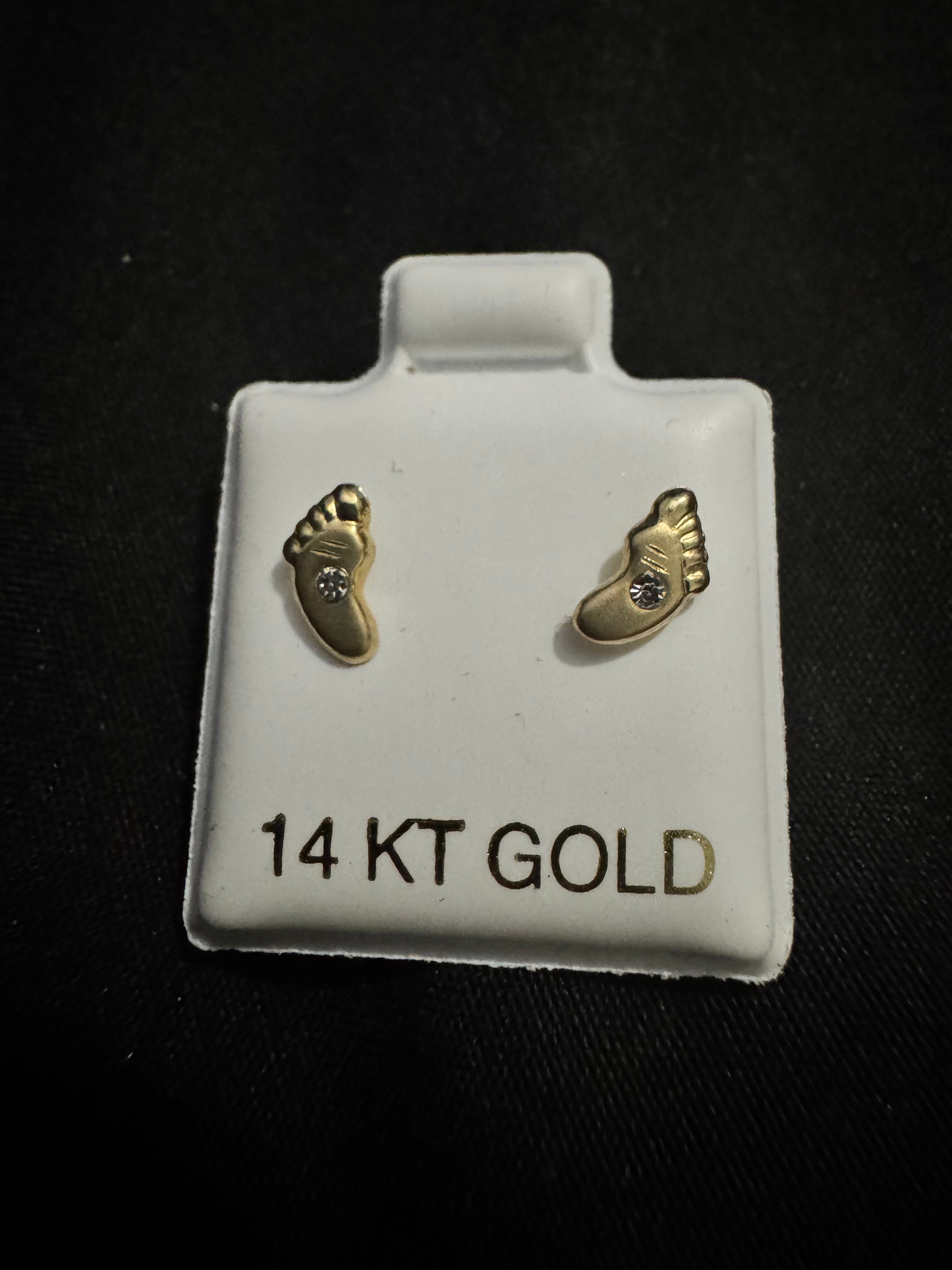 Aretes de oro 14k: Piecitos dorados